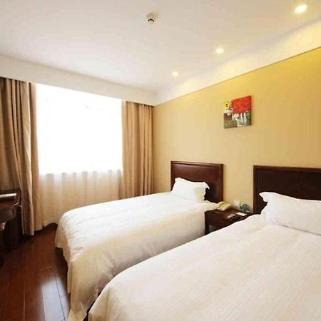 Greentree Inn Shanghai West Huaxia Road Metro Station Express Hotel Xangai Exterior foto