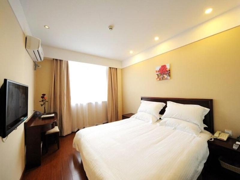 Greentree Inn Shanghai West Huaxia Road Metro Station Express Hotel Xangai Exterior foto